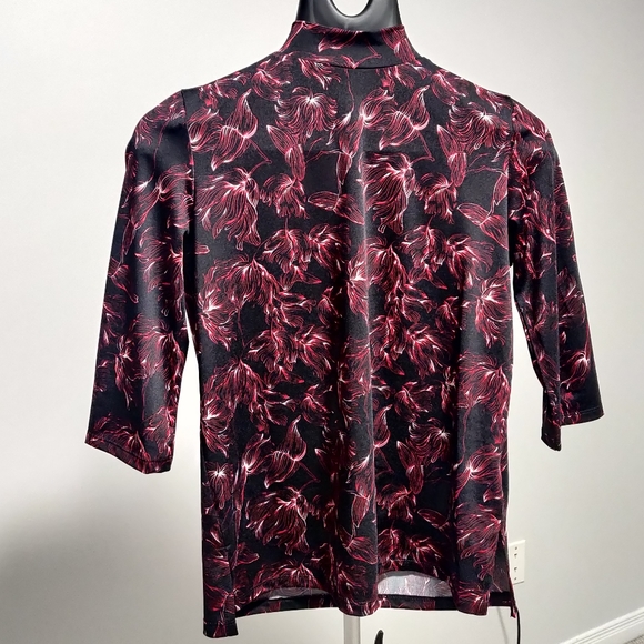 Black top - Picture 1 of 9